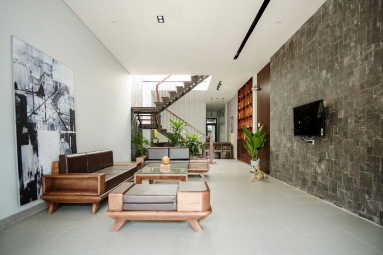 Chàng trai cải tạo nhà 20 năm tuổi cho bố mẹ