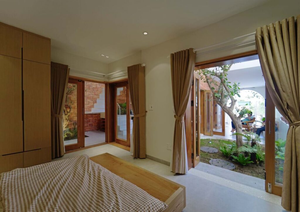 Ngôi nhà dành 1/3 diện tích để lấy sáng, đón gió