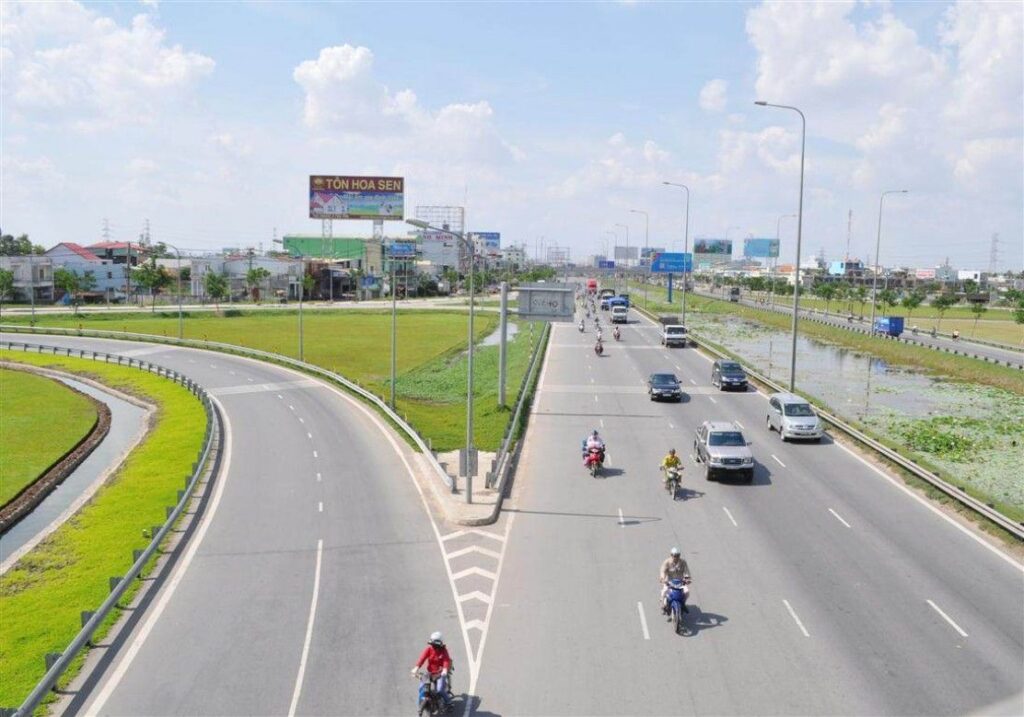 Đầu tư 23 kết nối giao thông giữa TP.HCM với Long An