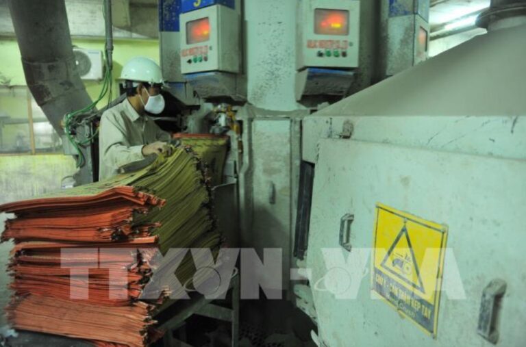 Sau thép, xi măng ‘rục rịch’ tăng giá bán