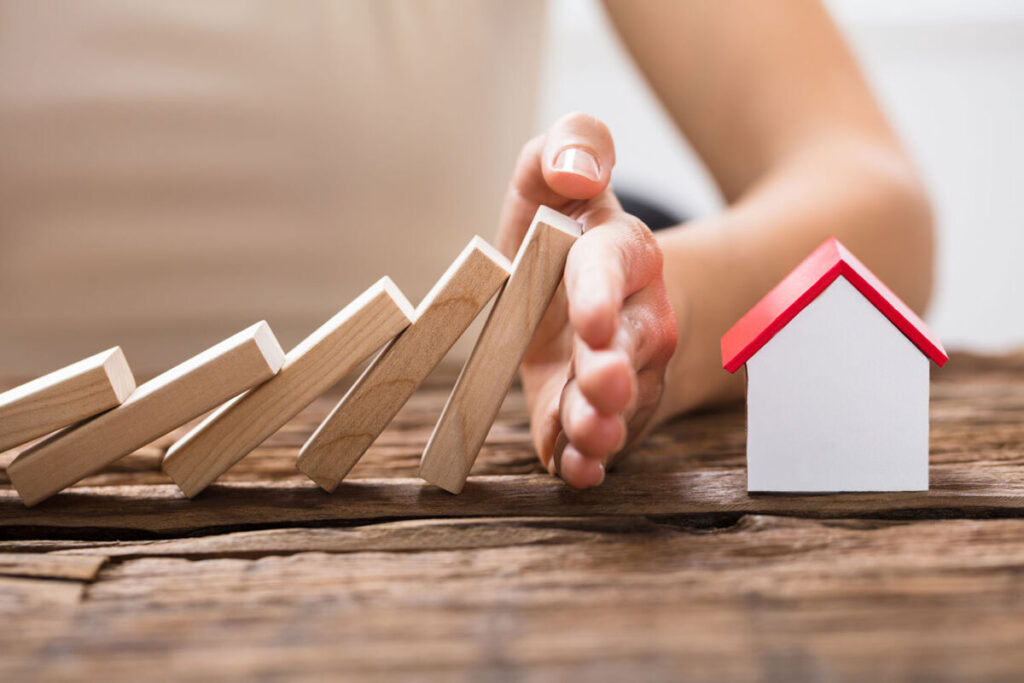 Thanh khoản đóng băng, nhà đầu tư bất động sản tìm cách ‘tháo chạy’