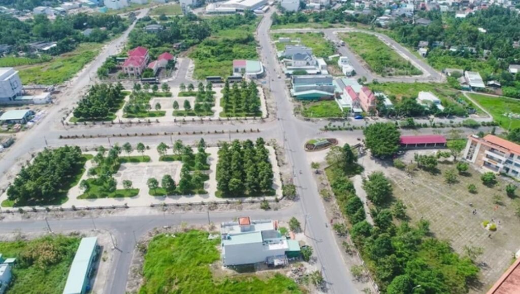 Diễn biến ‘khó hiểu’ thị trường bất động sản lân cận TP.HCM