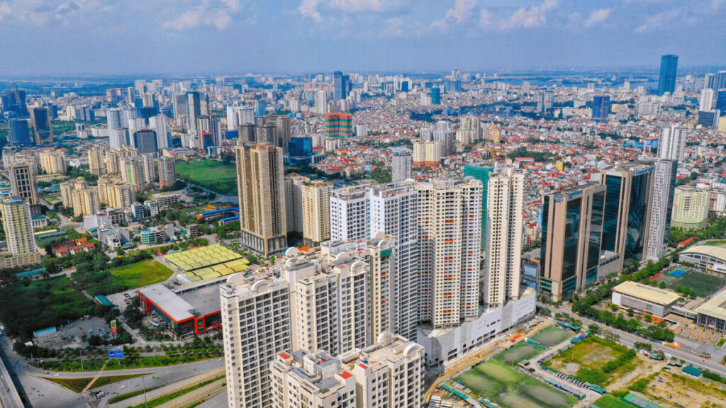 Nhà đầu tư ‘hụt hơi’, áp lực giảm giá bất động sản để thu hút dòng tiền