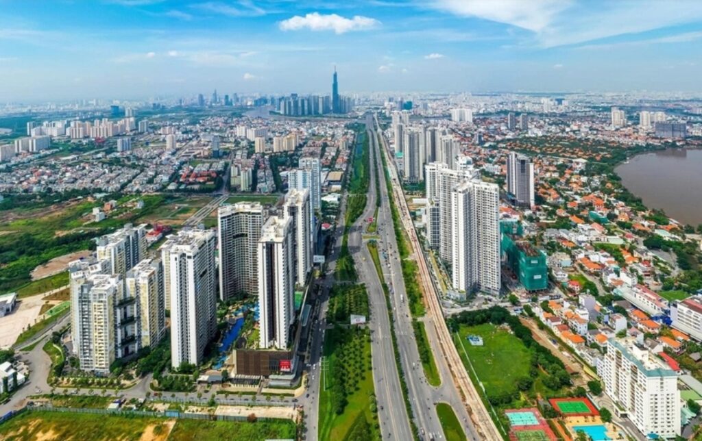 Loạt doanh nghiệp bất động sản tìm ‘đường sống’ ngoài địa ốc